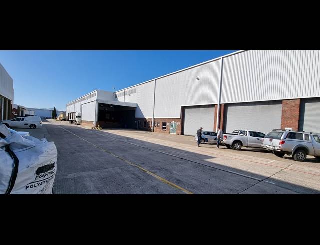 4,172M² WAREHOUSE TO LET IN SACKS CIRCLE INDUSTRIAL